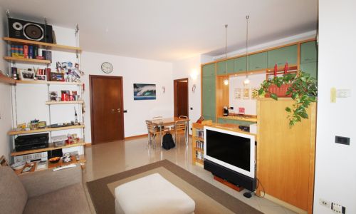 Soggiorno con cucina a vista